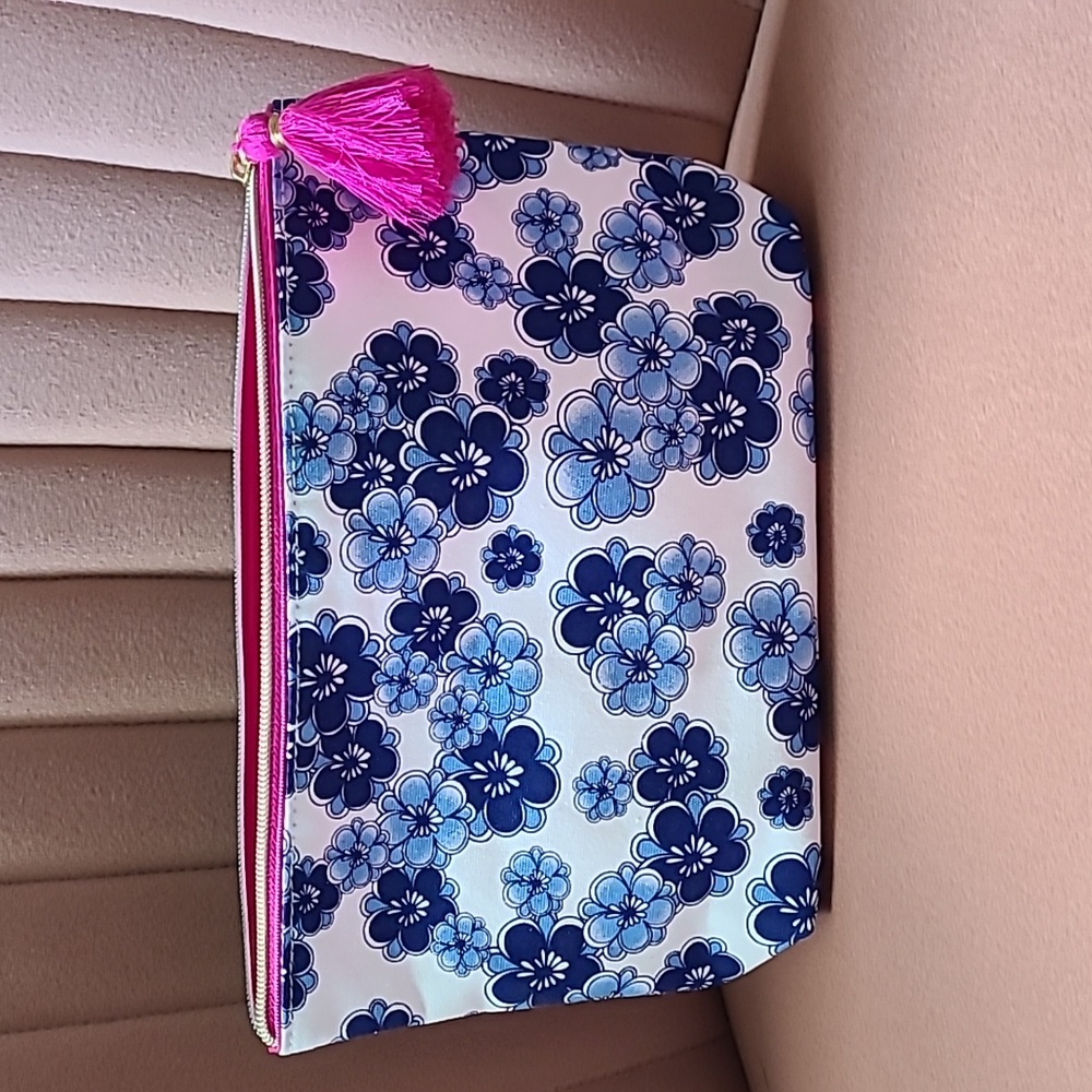 Estee Lauder Cosmetic Case